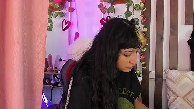 MeowMota  online show from May 2026 05:07:02 PM