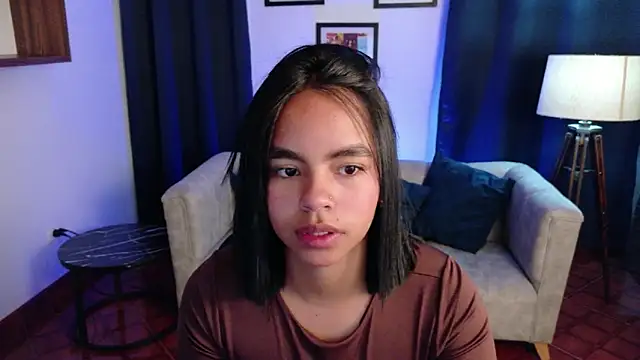 SofiaMante  online show from May 2026 05:17:02 PM