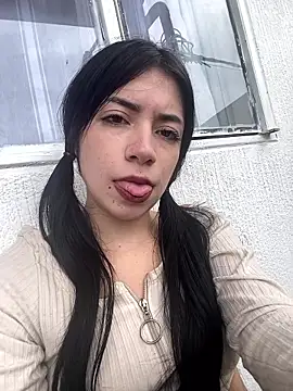 LunaSeduct online show from January 2026 04:23:01 PM