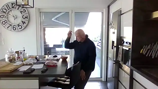 Helinetrav online show from February 2026 08:57:02 AM