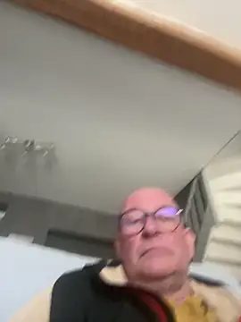 christ59190 online show from April 2026 01:09:02 PM