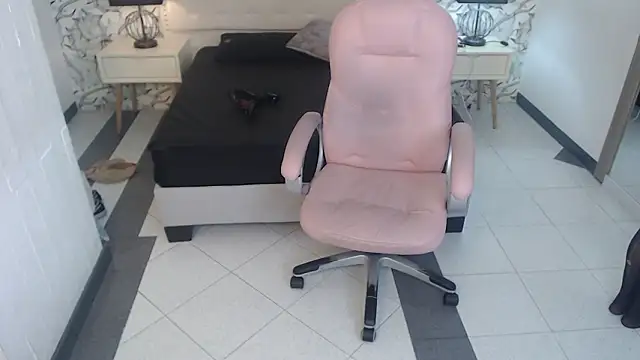 Venusandrea29 online show from February 2026 12:01:02 PM