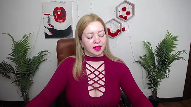 OliviaVerr online show from April 2026 01:02:01 PM