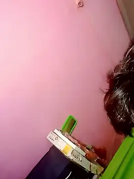 Snapshot of larahotg chatting on January 2026 11:57:02 AM larahotg online show from January 2026 11:57:02 AM