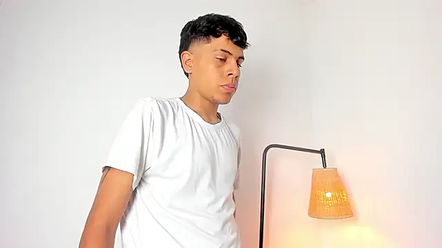 Skinnyfucked online show from March 2026 12:05:01 AM