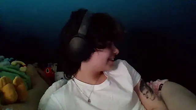 Snapshot of quwuinnie333 chatting on January 2026 03:11:02 AM quwuinnie333 online show from January 2026 03:11:02 AM