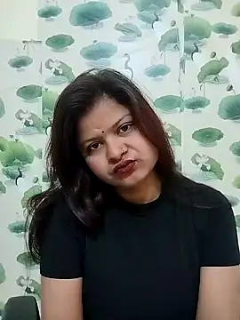 Snapshot of Attractive_Queen_ chatting on January 2026 03:45:02 AM Attractive Queen online show from January 2026 03:45:02 AM