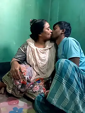 Snapshot of Romantic_Boudi33 chatting on January 2026 10:17:02 AM Romantic Boudi33 online show from January 2026 10:17:02 AM