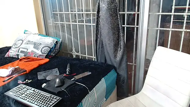 Amanda April online show from April 2026 09:05:02 PM