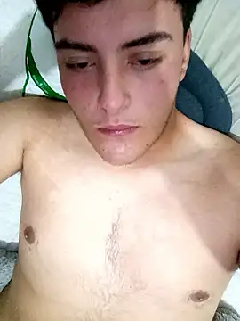 Rodrigoelfavo online show from January 2026 01:00:02 AM