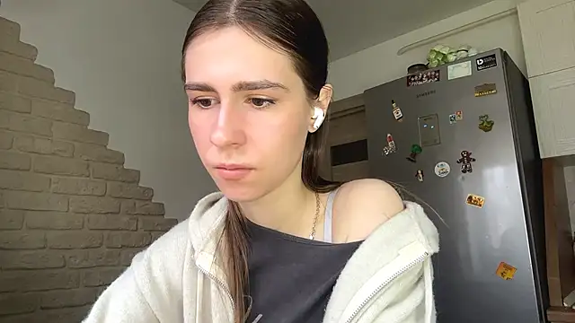 ElsieKuhlmann online show from April 2026 05:12:02 AM