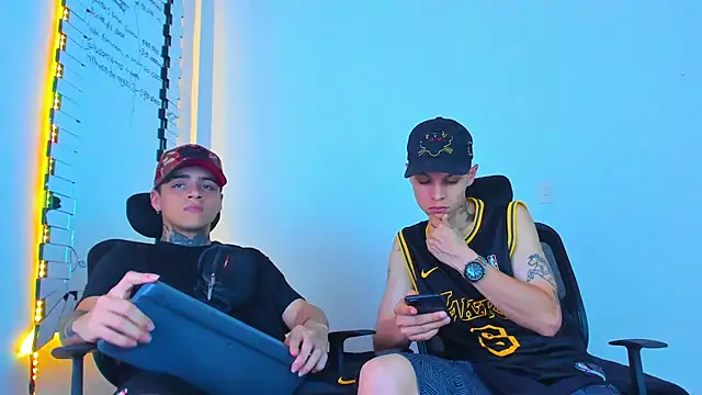 Snapshot of Thomas-Wil chatting on February 2026 02:16:02 AM Thomas-Wil online show from February 2026 02:16:02 AM