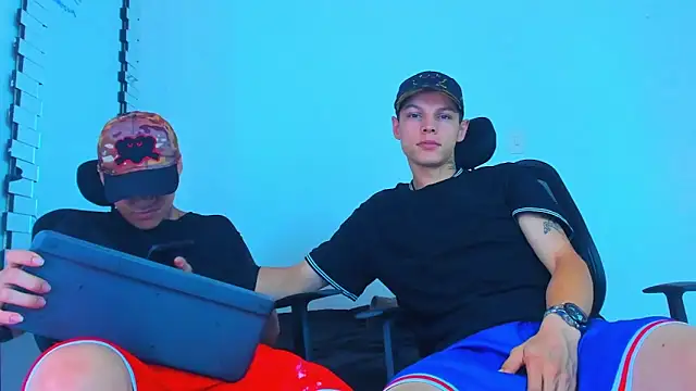 Snapshot of Thomas-Wil chatting on February 2026 07:48:01 PM Thomas-Wil online show from February 2026 07:48:01 PM