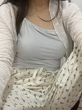 Linhtruong   online show from January 2026 06:31:01 PM