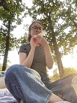 Snapshot of Persephone_Kore chatting on July 2026 04:25:01 PM Persephone Kore online show from July 2026 04:25:01 PM