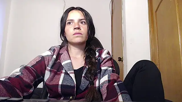 Shanel Lozano online show from April 2026 10:27:01 PM