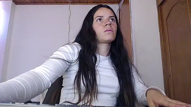 Snapshot of Shanel_Lozano chatting on April 2026 04:34:01 PM Shanel Lozano online show from April 2026 04:34:01 PM