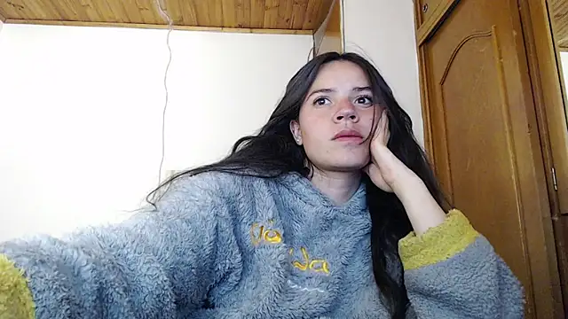 Snapshot of Shanel_Lozano chatting on May 2026 02:39:01 AM Shanel Lozano online show from May 2026 02:39:01 AM