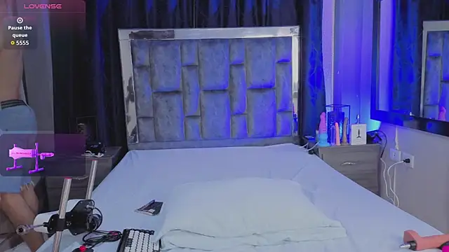 LeoMonnroe online show from April 2026 05:10:01 PM