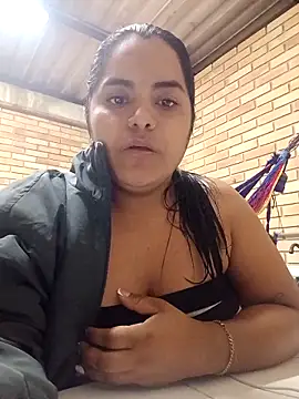 Snapshot of Isabel_3 chatting on February 2026 12:40:01 AM Isabel 3 online show from February 2026 12:40:01 AM