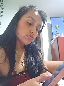 Snapshot of LunaRouuse_ chatting on June 2026 10:23:02 PM LunaRouuse online show from June 2026 10:23:02 PM