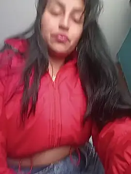 Snapshot of LunaRouuse_ chatting on August 2026 01:38:02 PM LunaRouuse online show from August 2026 01:38:02 PM