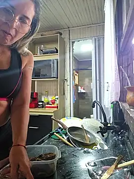 bellafortune69 online show from April 2026 06:27:02 PM
