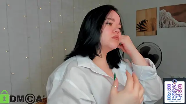 EvaCarrt online show from January 2026 01:11:01 AM