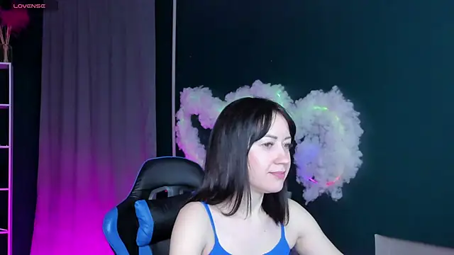 Amily Warren online show from March 2026 02:08:02 AM