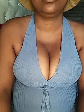 Snapshot of bigboobylicious chatting on March 2026 06:58:02 AM bigboobylicious online show from March 2026 06:58:02 AM