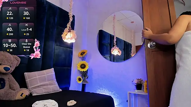 Laura Miller1 online show from March 2026 05:24:01 PM