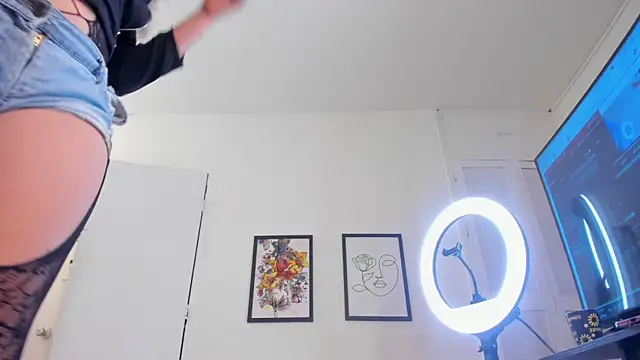 emily nova  online show from March 2026 11:35:01 AM