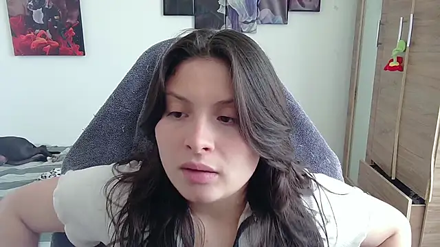 Snapshot of yessica_gomez01 chatting on April 2026 07:27:02 PM yessica gomez01 online show from April 2026 07:27:02 PM