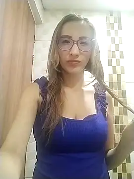 chloe bitelly  online show from April 2026 10:47:02 PM