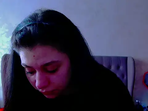 Snapshot of MaddyAllure chatting on February 2026 06:24:01 AM MaddyAllure online show from February 2026 06:24:01 AM