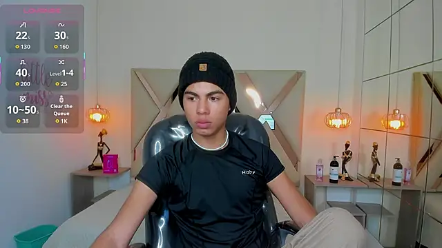Snapshot of Anyelo_Twink chatting on May 2026 04:20:02 AM Anyelo Twink online show from May 2026 04:20:02 AM