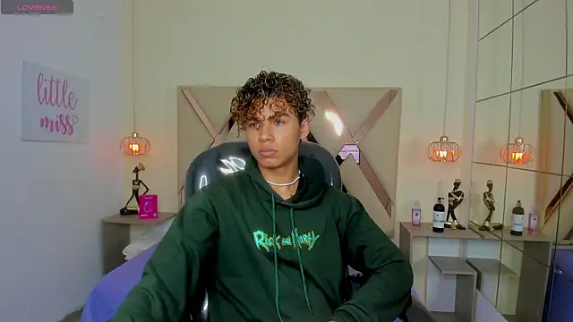 Snapshot of Anyelo_Twink chatting on June 2026 08:15:02 PM Anyelo Twink online show from June 2026 08:15:02 PM