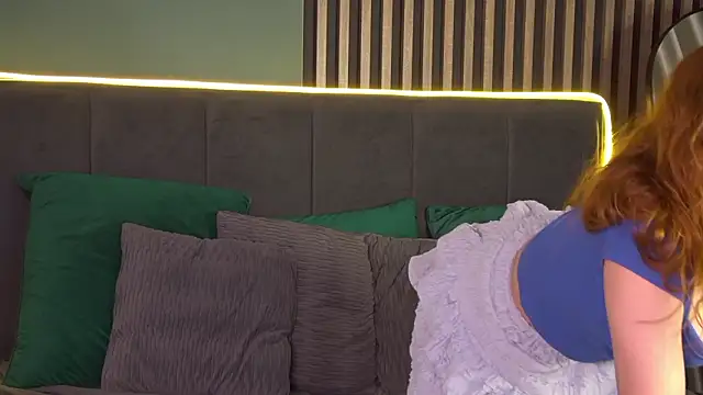 Snapshot of AmyRoy chatting on February 2026 04:17:01 PM AmyRoy online show from February 2026 04:17:01 PM