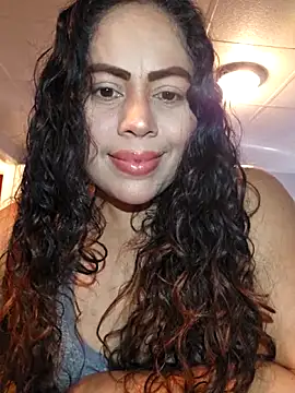 Snapshot of _Zhamira chatting on February 2026 02:39:01 PM Zhamira online show from February 2026 02:39:01 PM