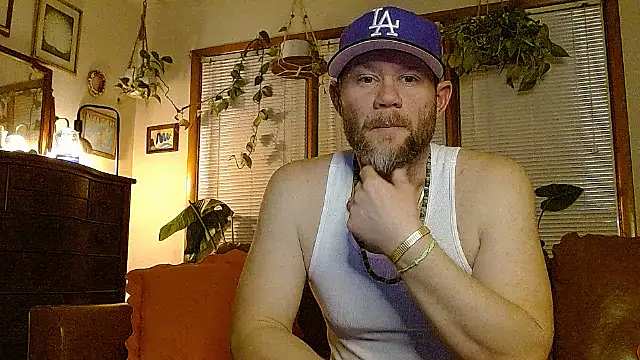 Snapshot of marcus_graves_13 chatting on February 2026 01:48:02 AM marcus graves 13 online show from February 2026 01:48:02 AM