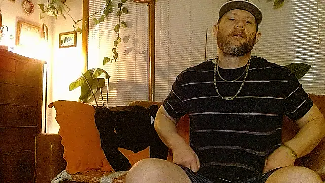 Snapshot of marcus_graves_13 chatting on March 2026 04:16:01 AM marcus graves 13 online show from March 2026 04:16:01 AM