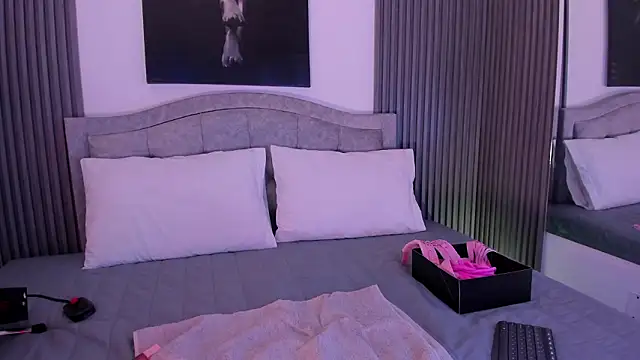 Naia-Nore online show from March 2026 12:49:02 AM