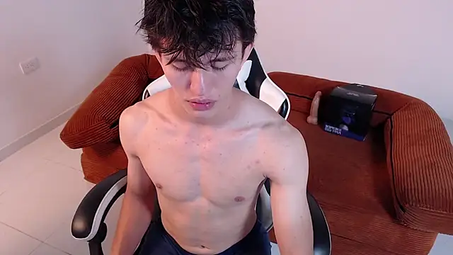 Snapshot of DarrenColleen chatting on February 2026 02:04:01 AM DarrenColleen online show from February 2026 02:04:01 AM