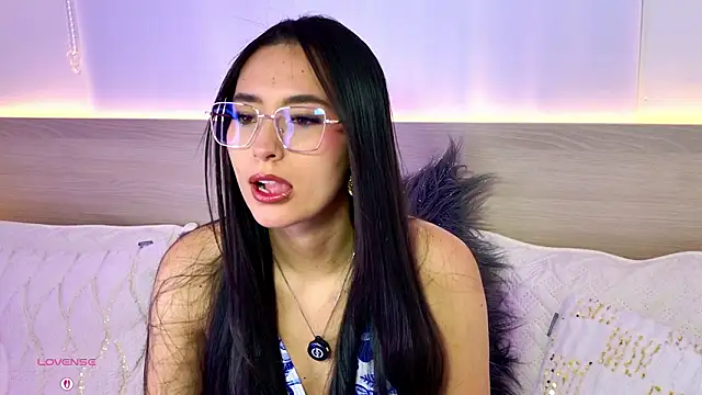 AliceeBloom online show from February 2026 10:33:02 AM