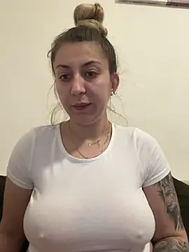Snapshot of dalia0710 chatting on April 2026 09:48:01 PM dalia0710 online show from April 2026 09:48:01 PM