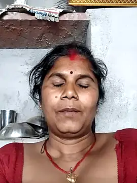 Hot di97 online show from April 2026 05:10:01 PM