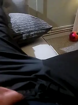 Hertsguy1984 online show from April 2026 11:07:02 PM