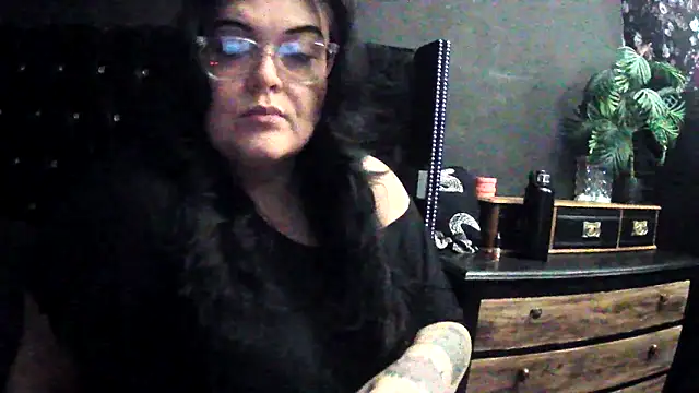 Snapshot of Miss_CurvesXXX chatting on February 2026 06:01:02 AM Miss CurvesXXX online show from February 2026 06:01:02 AM