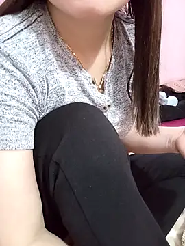 Snapshot of Phoebe-e chatting on March 2026 05:08:02 AM Phoebe-e online show from March 2026 05:08:02 AM