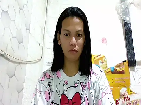 Snapshot of HugeAgatha chatting on April 2026 04:23:02 PM HugeAgatha online show from April 2026 04:23:02 PM